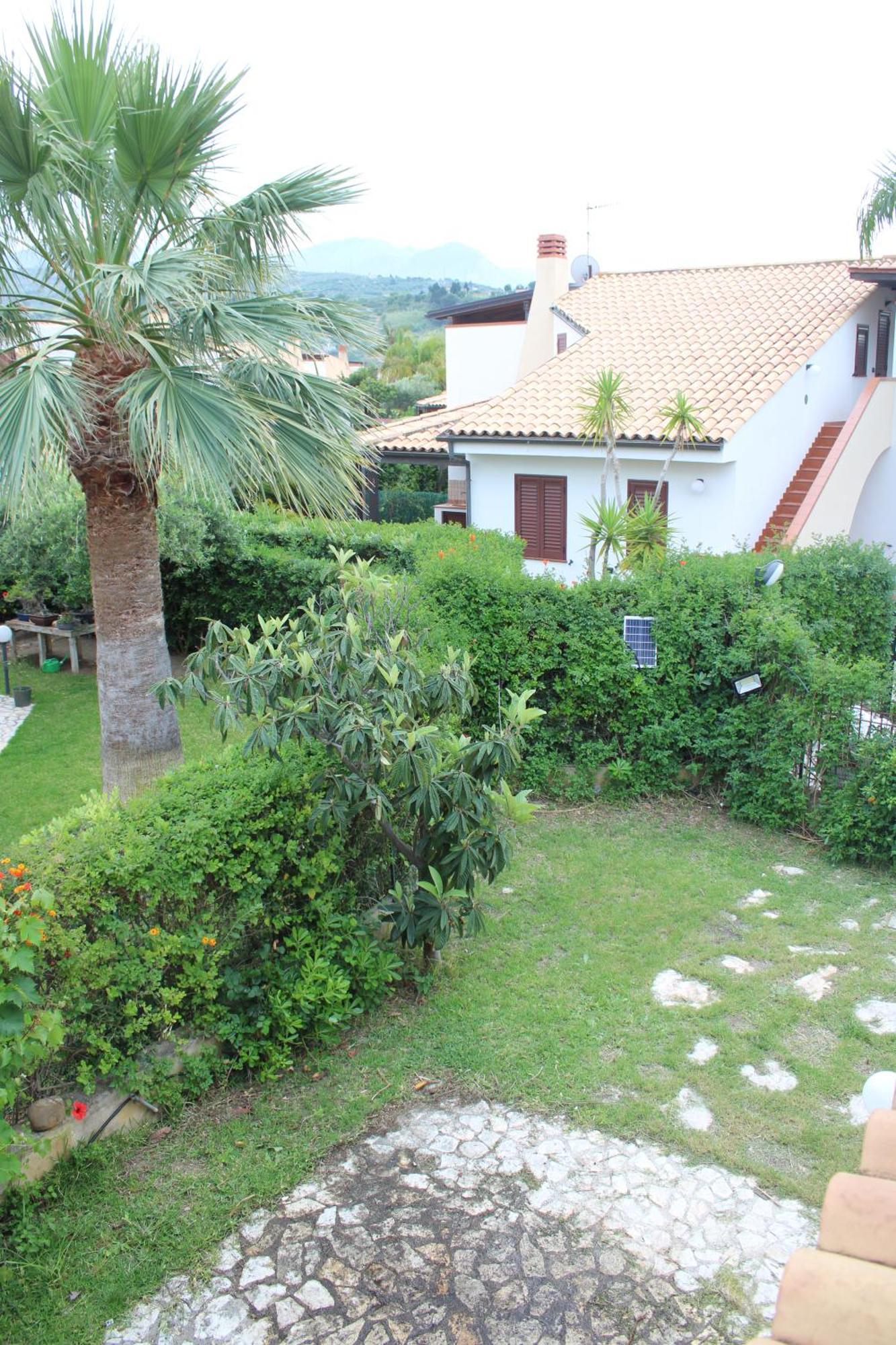 Villa Tusa Appartavilla Le Del Sole Campofelice Di Roccella